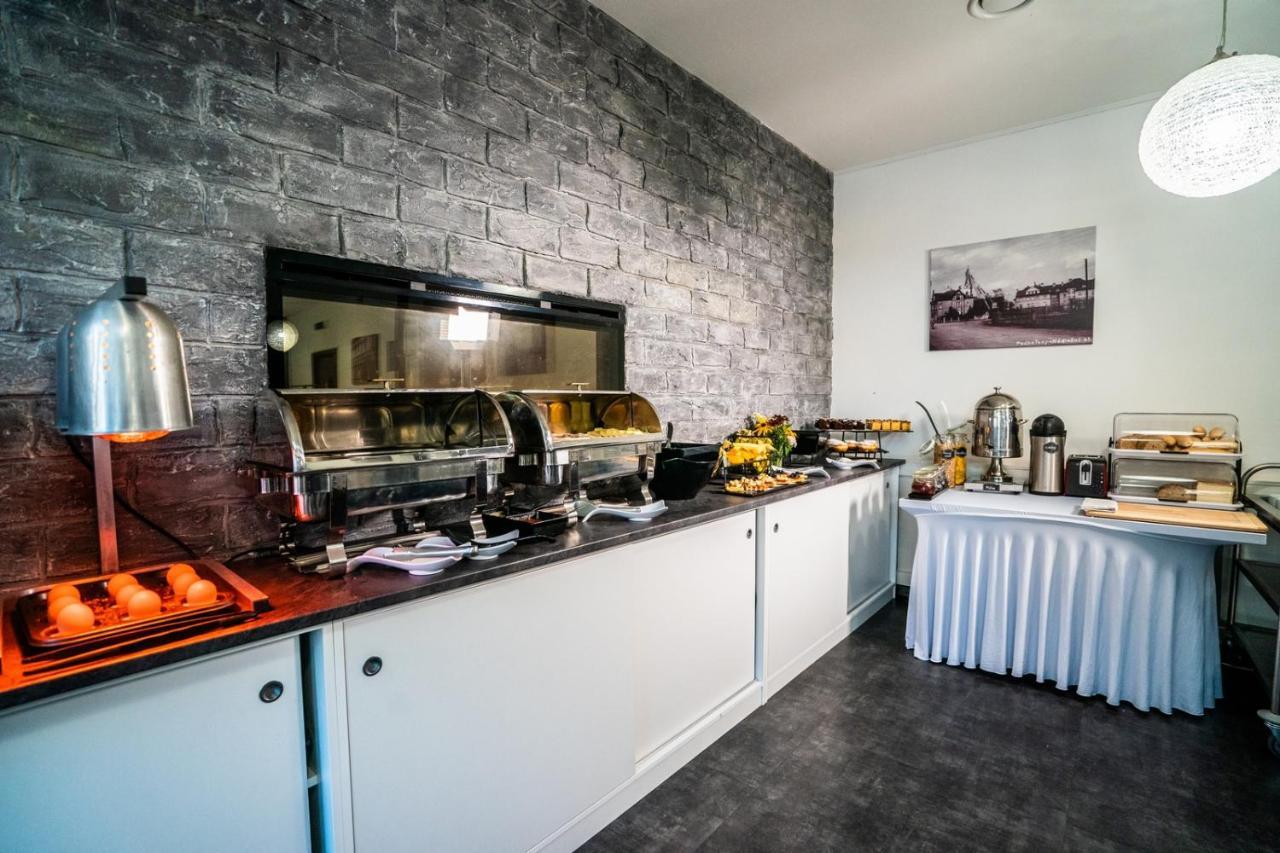 Narodni Dum Podborany Hotell Eksteriør bilde