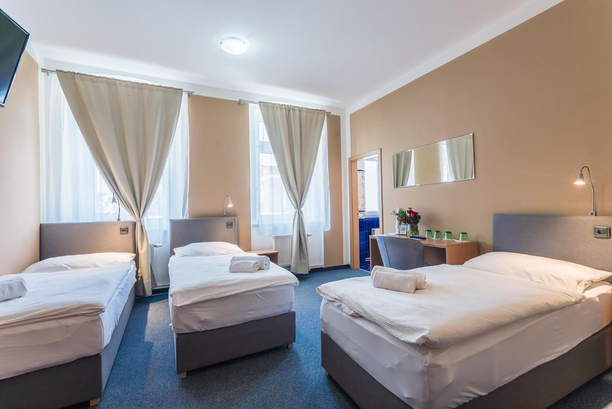 Narodni Dum Podborany Hotell Eksteriør bilde