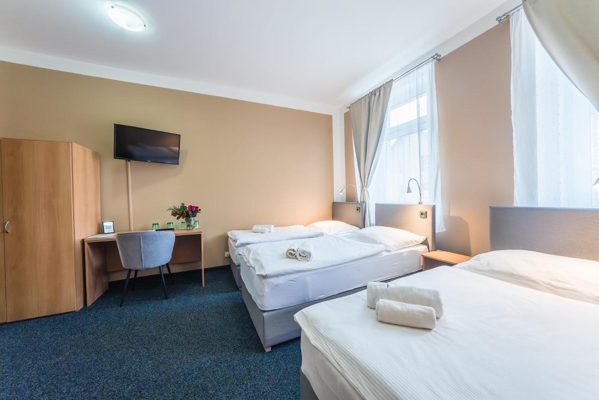 Narodni Dum Podborany Hotell Eksteriør bilde